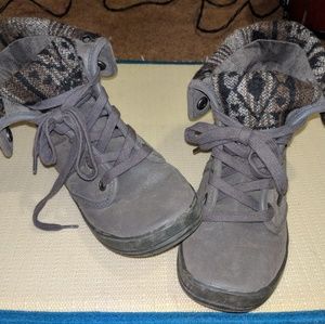 Light weight tribal boots- size 7